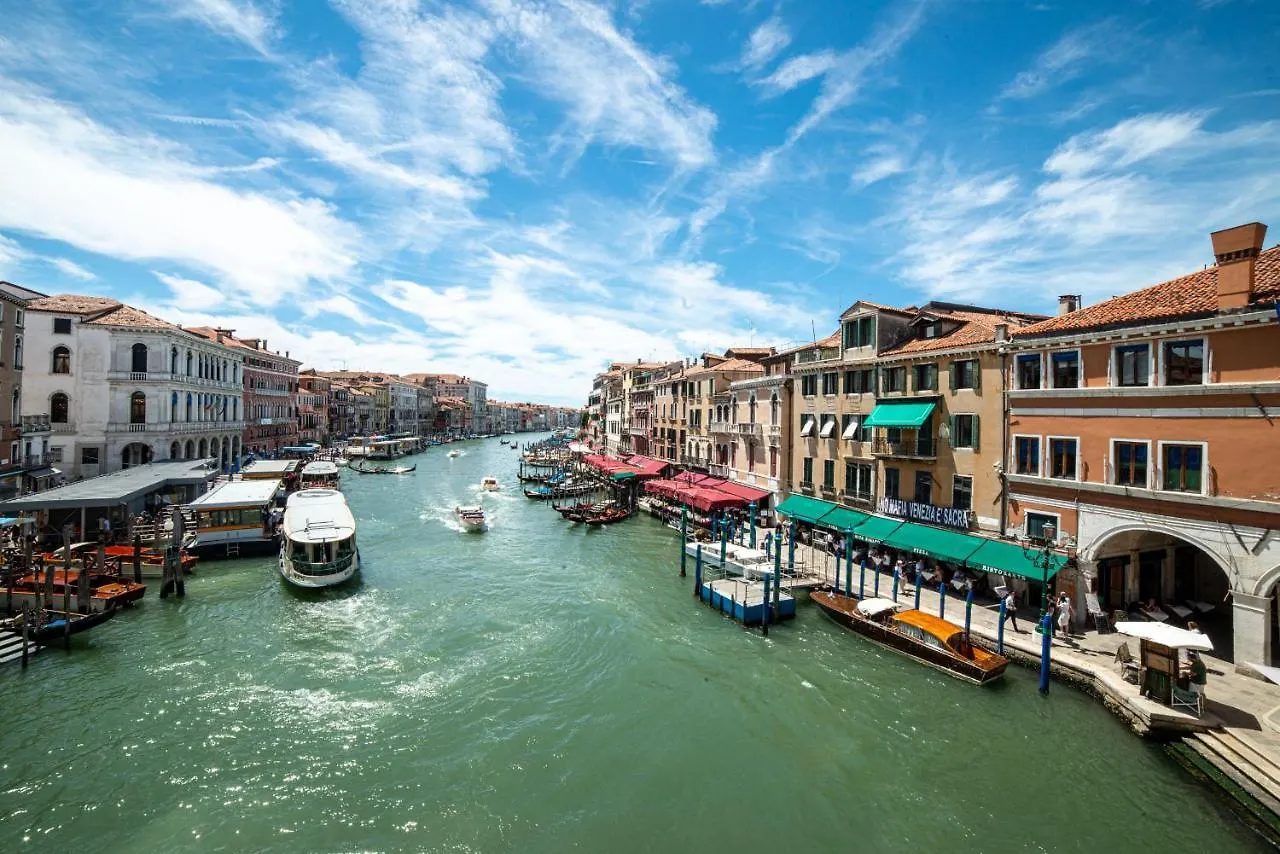 Royal Rialto Apartment - Grand Canal View Venice Italy