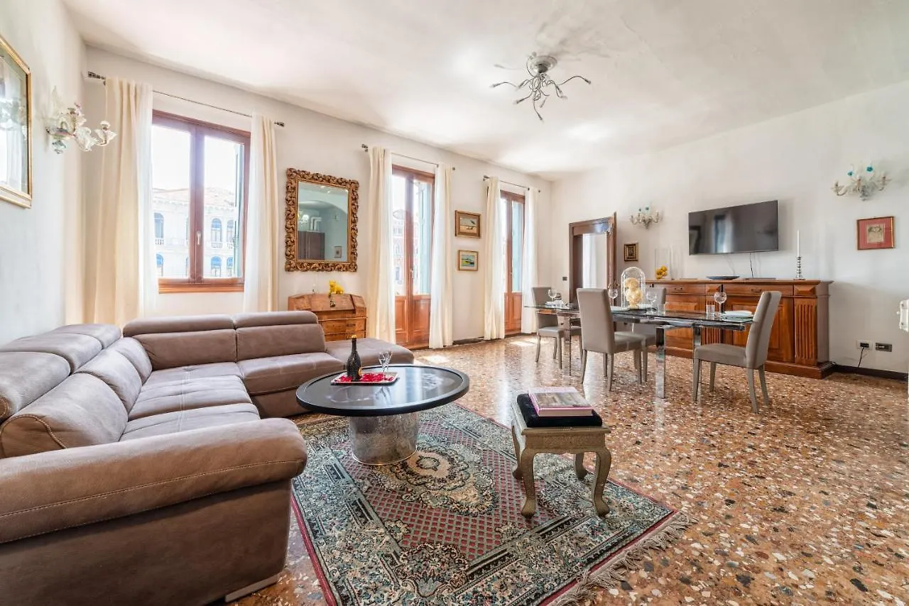 Royal Rialto Apartment - Grand Canal View Venice